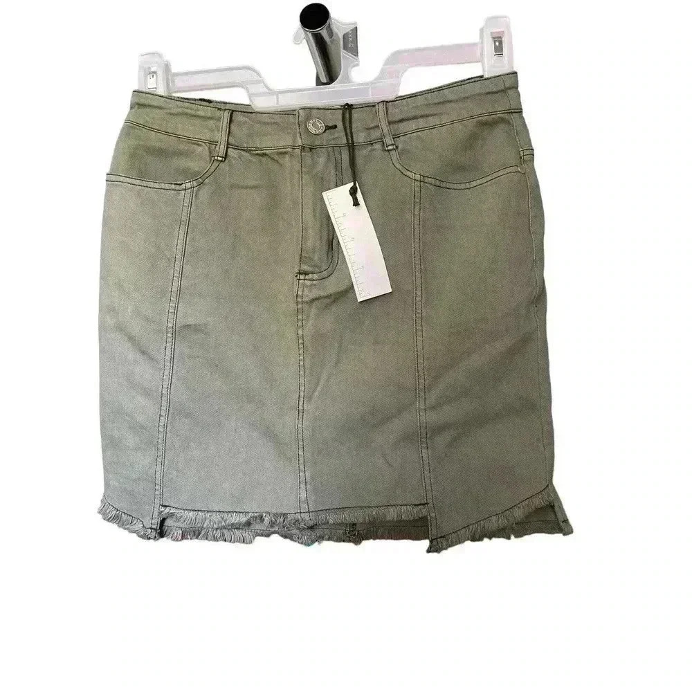 NEWBURY KUSTOM SIZE SMALL GREEN SKIRT NWT